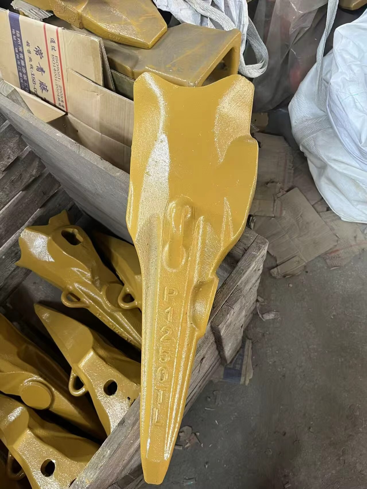 Komatsu  bucket teeth  P020TL,P025TL,P030TL,P040TL,P050TL,P070TL,P085TL,P0120TL,P0200TL